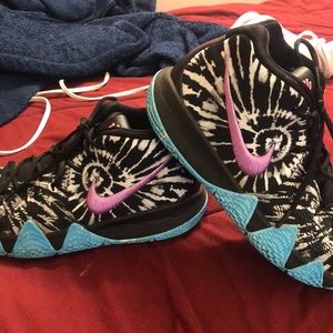 Kyrie Irving Venice beach Nikes